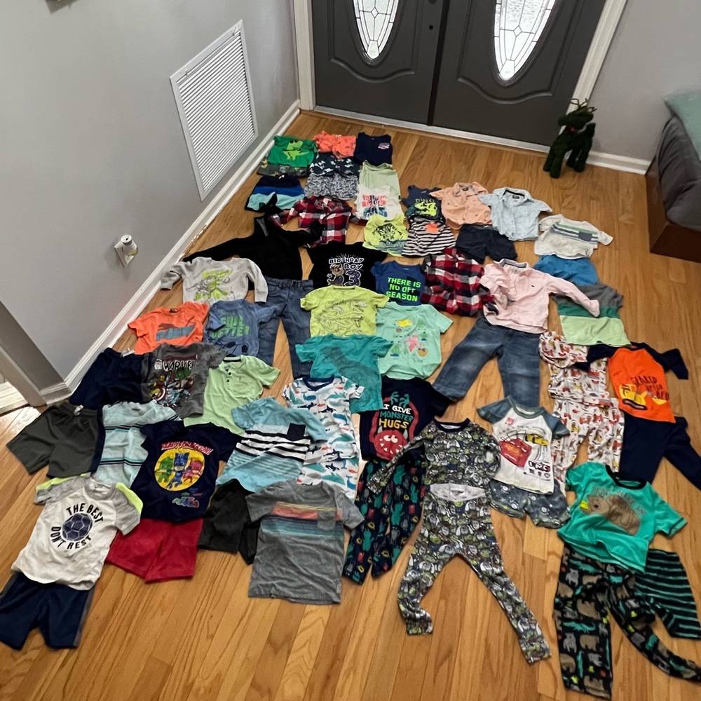 Toddler boys clothes seize 3T